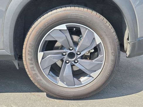 Certified 2024 Nissan Rogue SV FWD image 11