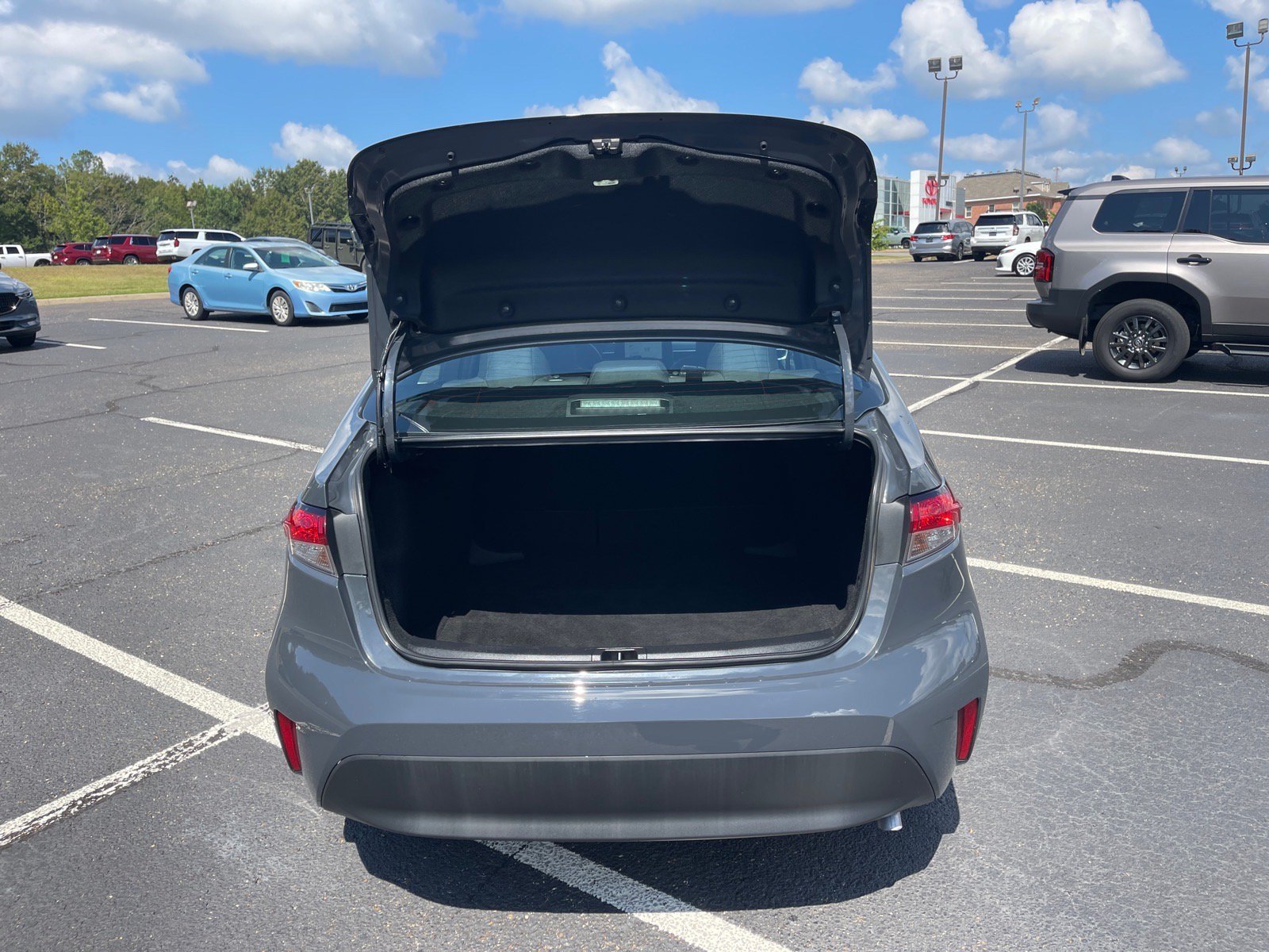 Used 2024 Toyota Corolla LE FWD image 16