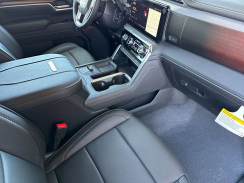 New 2026 GMC Sierra 2500 Denali w/ Max Trailering Package AWD/4WD image 15