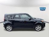 Used 2016 Kia Soul + image 4