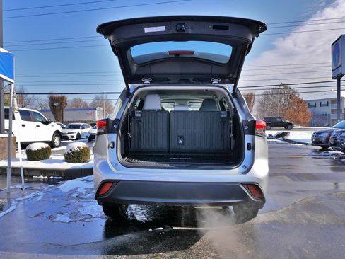 Used 2022 Toyota Highlander XLE image 15