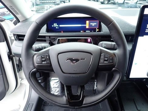 Certified 2025 Ford Mustang Mach-E Premium image 24