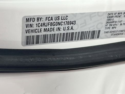 Used 2022 Jeep Grand Cherokee Limited AWD/4WD image 32