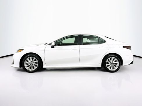 Used 2024 Toyota Camry LE image 4