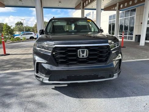 Used 2025 Honda Pilot Elite image 2