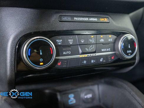 Used 2022 Ford Escape SE w/ SE Sport Appearance Package FWD image 24