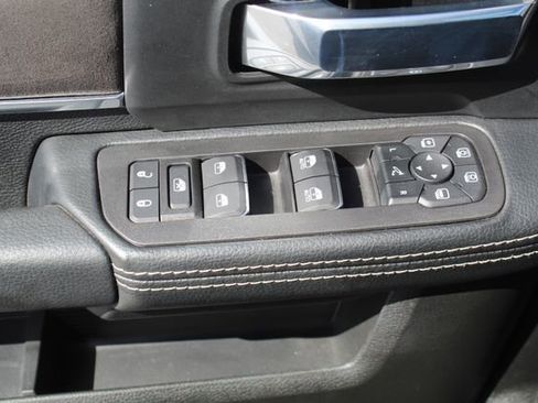 Used 2025 RAM 2500 Laramie AWD/4WD image 42