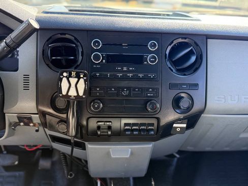 Used 2016 Ford F550 4x4 Crew Cab Super Duty w/ Power Equipment Group image 28