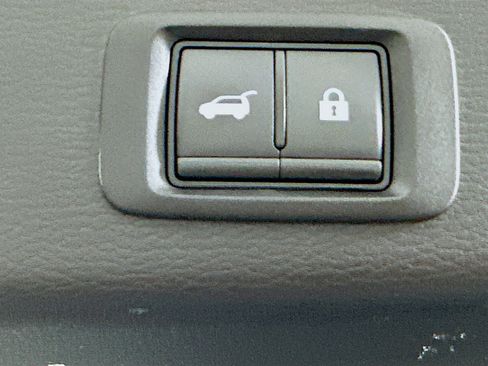 Used 2024 Mitsubishi Outlander SE image 31