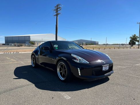 Used 2014 Nissan 370Z Coupe w/ Sport Package RWD image 3