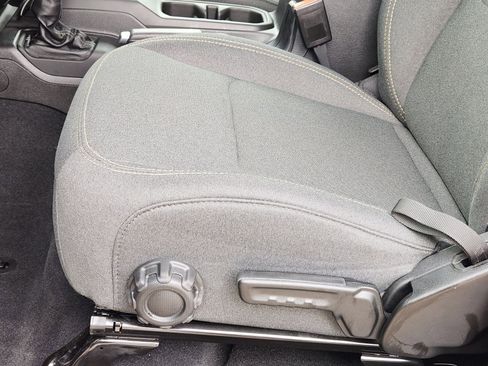 Used 2025 Jeep Wrangler Sport image 33