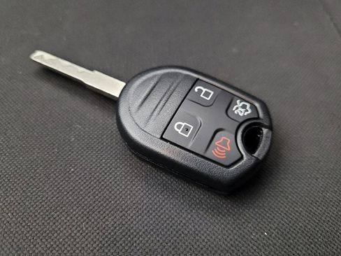 Used 2018 Ford Fiesta SE image 32