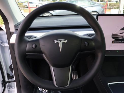 Used 2023 Tesla Model Y Long Range image 41