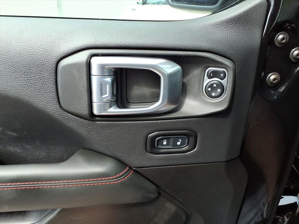 Used 2025 Jeep Wrangler Unlimited Rubicon AWD/4WD image 15