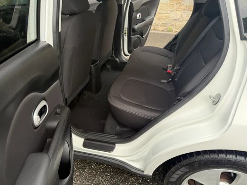 Used 2016 Kia Soul FWD image 28