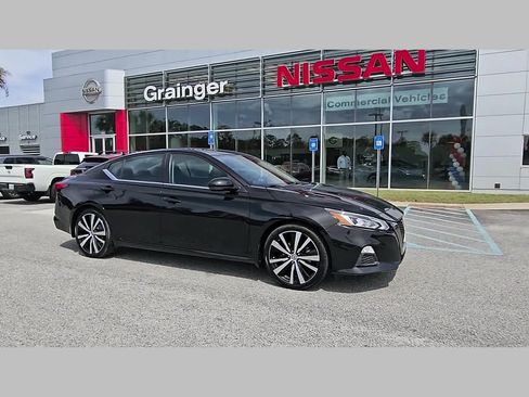 Used 2021 Nissan Altima 2.5 SR w/ SR Premium Package FWD image 38