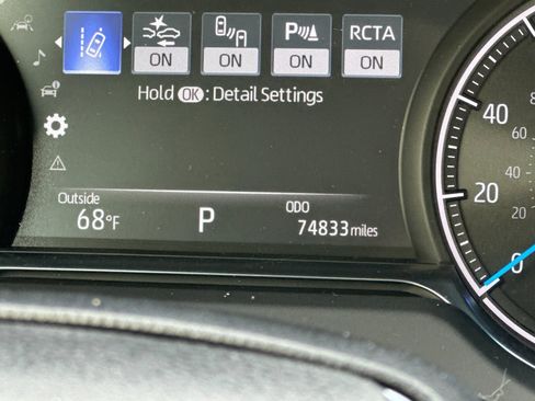 Used 2021 Toyota Venza Limited image 28