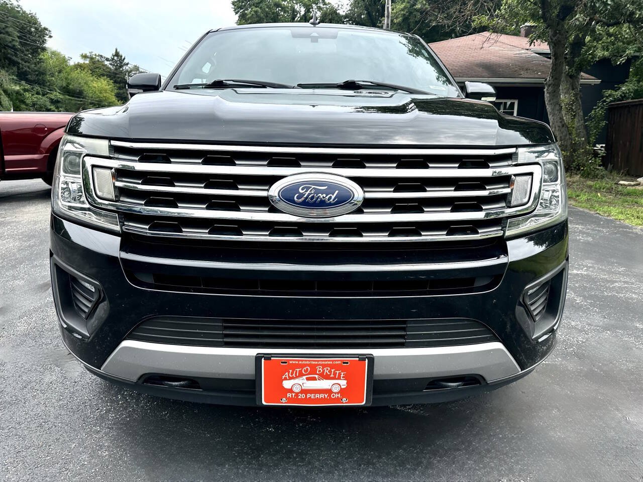 Used 2018 Ford Expedition XLT w/ Equipment Group 202A AWD/4WD image 5