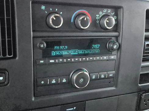 Certified 2016 GMC Savana 3500 image 26