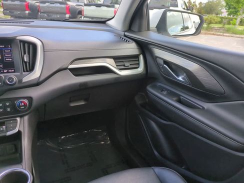 Used 2023 GMC Terrain SLT AWD/4WD image 16