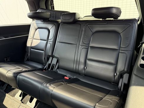 Used 2020 Lincoln Navigator Reserve w/ Luxury Package image 19