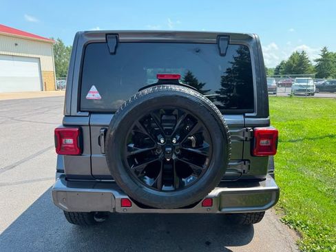 Used 2021 Jeep Wrangler Unlimited Sahara AWD/4WD image 2