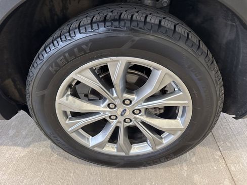 Certified 2022 Ford Explorer XLT w/ Equipment Group 202A image 19