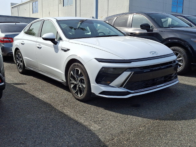 Used 2025 Hyundai Sonata SEL FWD image 3