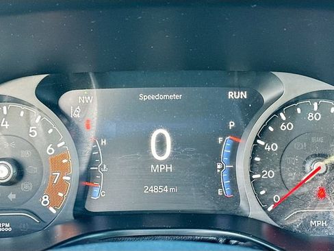 Used 2024 Jeep Compass Latitude image 12