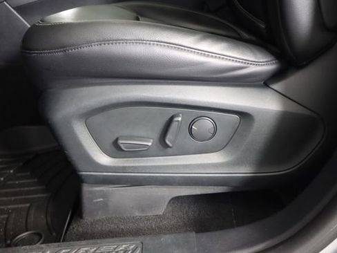 Certified 2020 Ford Explorer XLT w/ Equipment Group 202A AWD/4WD image 33