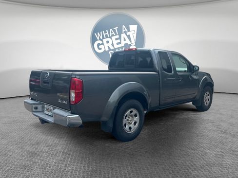 Used 2007 Nissan Frontier SE w/ Power Pkg AWD/4WD image 3
