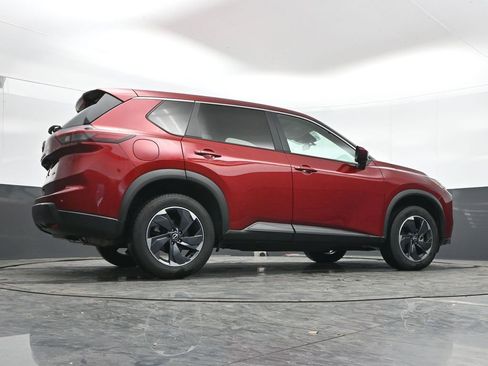 Used 2025 Nissan Rogue SV AWD/4WD image 42