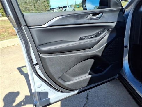 New 2025 Jeep Grand Cherokee L Laredo image 19