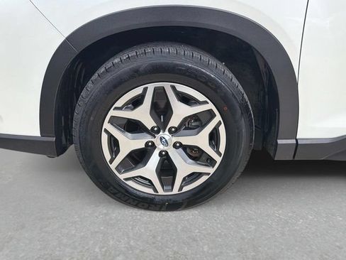 Used 2024 Subaru Forester Premium AWD/4WD image 12