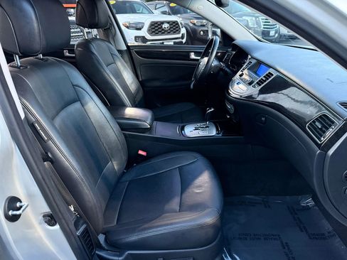 Used 2013 Hyundai Genesis 3.8 RWD image 21