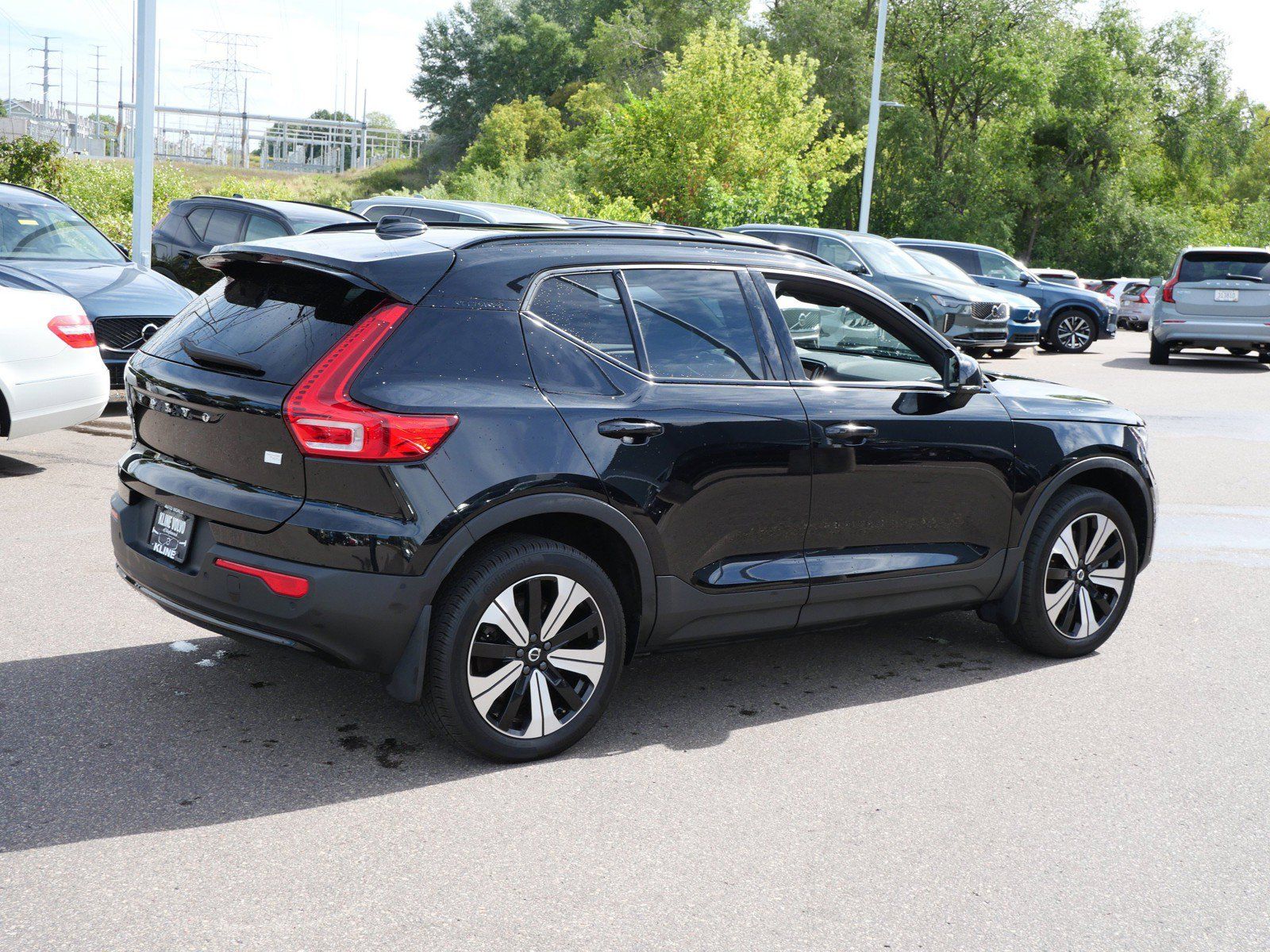 Used 2023 Volvo XC40 Recharge Plus w/ Protection Package Premier AWD/4WD image 7