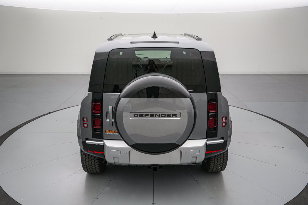Used 2024 Land Rover Defender 110 S AWD/4WD image 5
