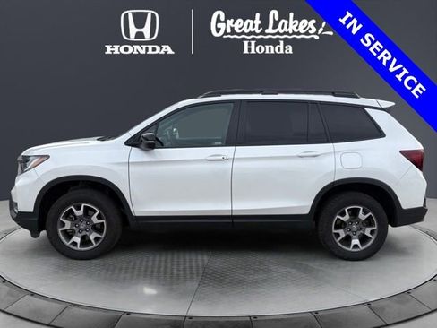 Used 2023 Honda Passport TrailSport image 3