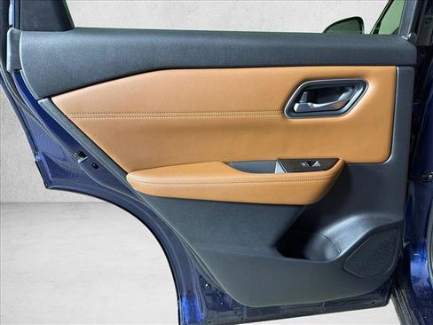 Used 2024 Nissan Rogue Platinum FWD image 24