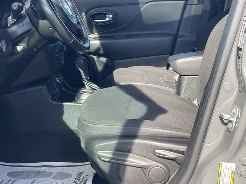 Used 2020 Jeep Renegade Altitude image 17