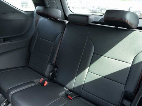 New 2026 Chevrolet Traverse RS image 15