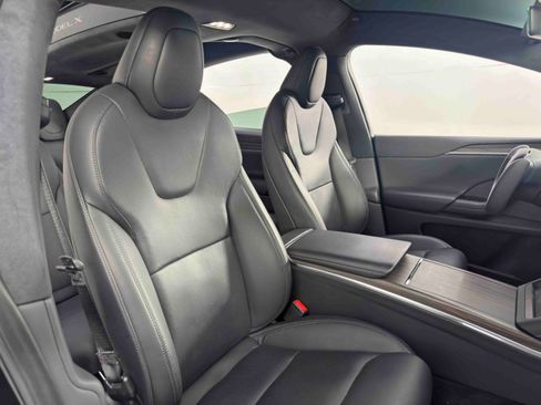 Used 2022 Tesla Model X image 39