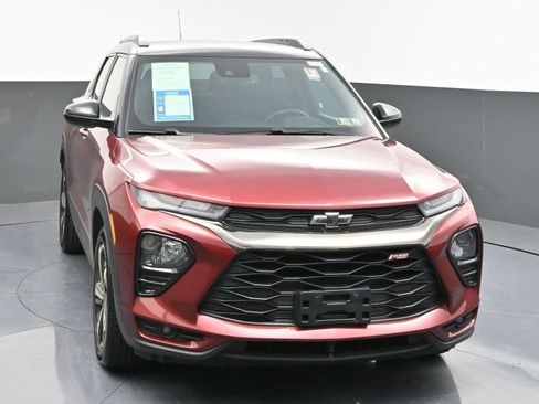 Used 2023 Chevrolet TrailBlazer RS w/ Convenience Package FWD image 2
