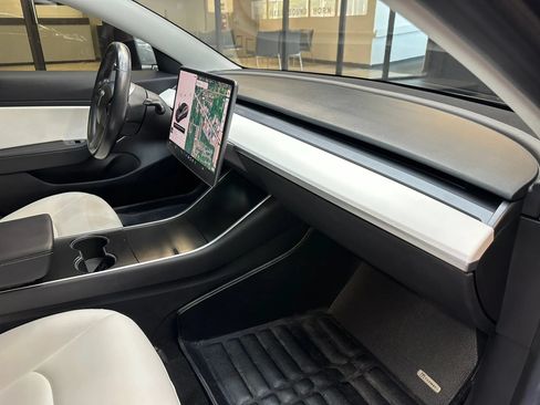 Used 2018 Tesla Model 3 Long Range AWD/4WD image 31