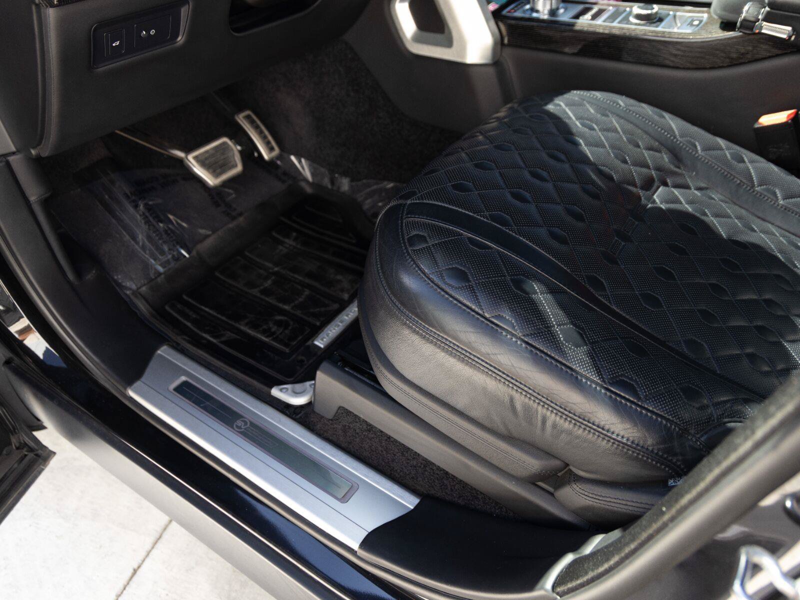 Used 2020 Land Rover Range Rover LWB SV Autobiography AWD/4WD image 16