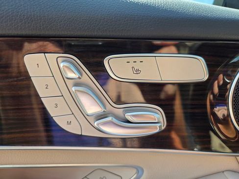 Used 2022 Mercedes-Benz GLC 300 image 29
