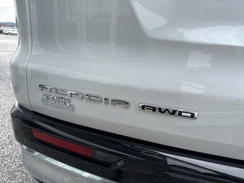 Used 2025 GMC Acadia Denali w/ Super Cruise Package AWD/4WD image 11