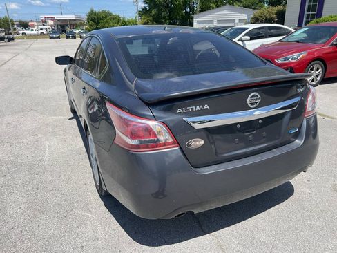 Used 2013 Nissan Altima 2.5 SV FWD image 8