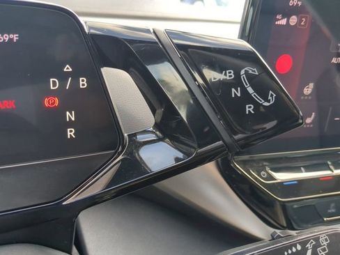 Certified 2021 Volkswagen ID.4 Pro S w/ Gradient Package image 27