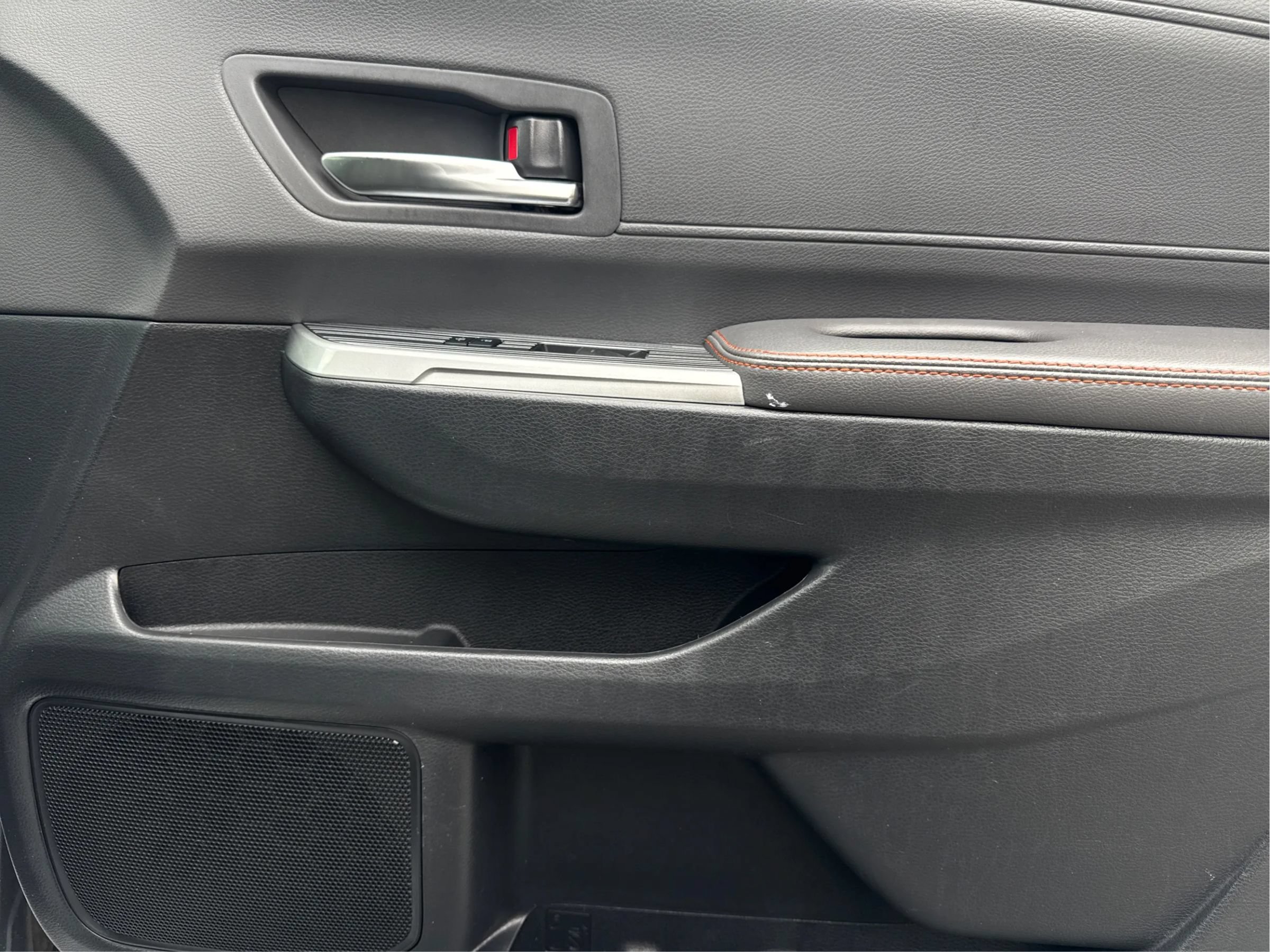 Used 2022 Toyota Sienna XSE FWD image 43